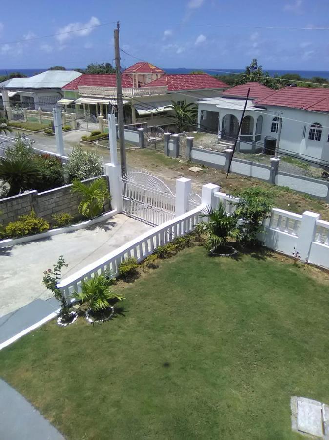 The Retreat Hotel Lyssons Exterior photo