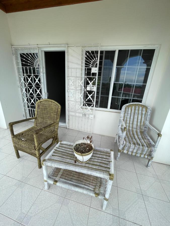 The Retreat Hotel Lyssons Exterior photo